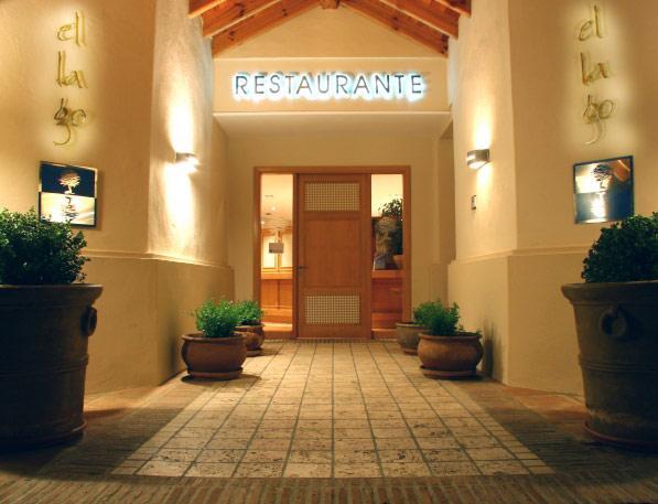 - Greenlife Golf Apartahotel 3*